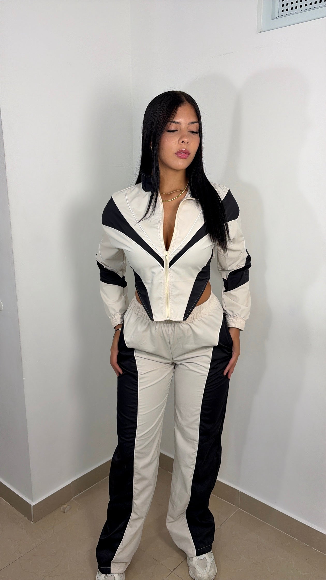 Nude & black pant set