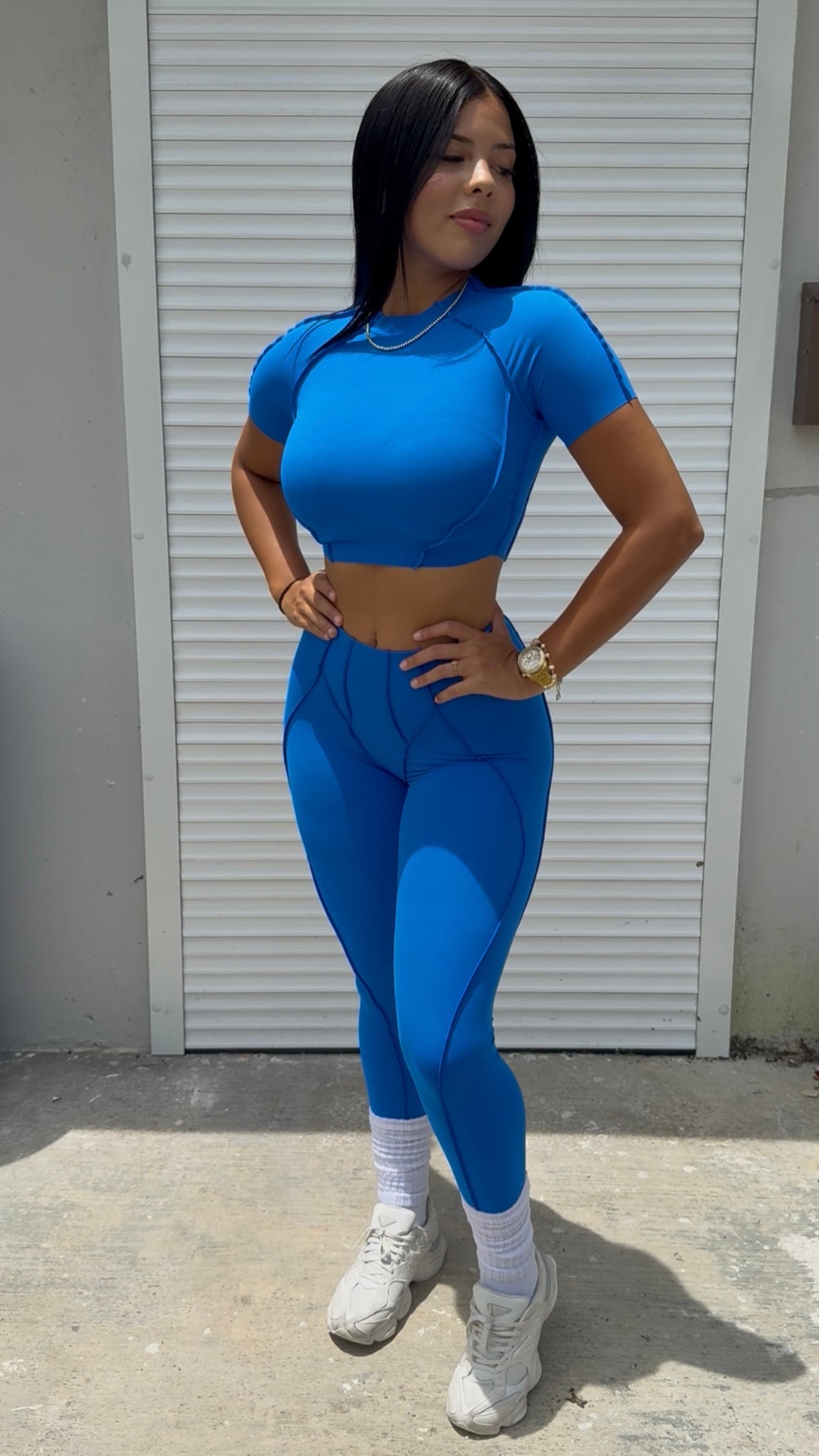 Emboired royal set