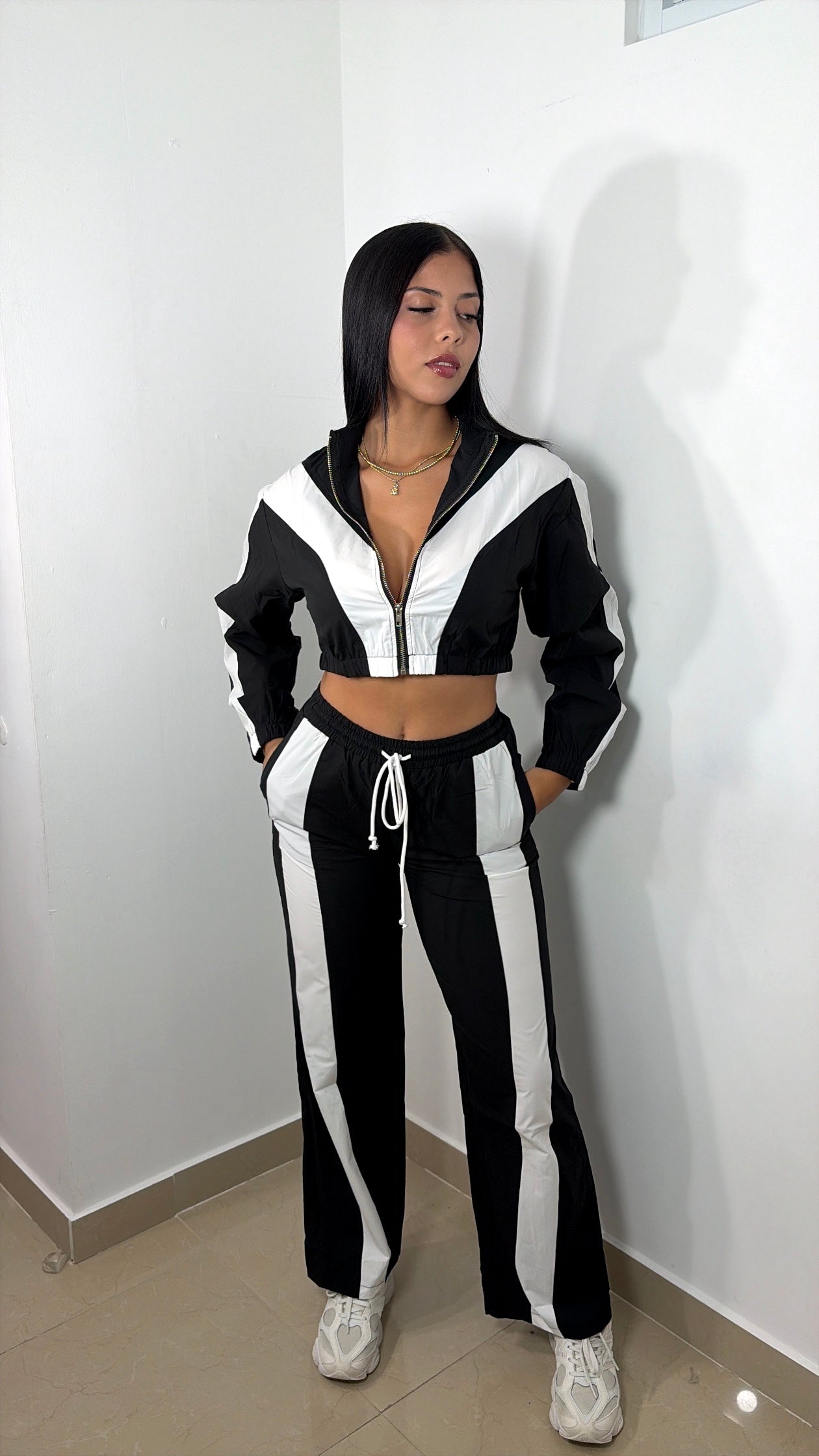 Black & white perfect set