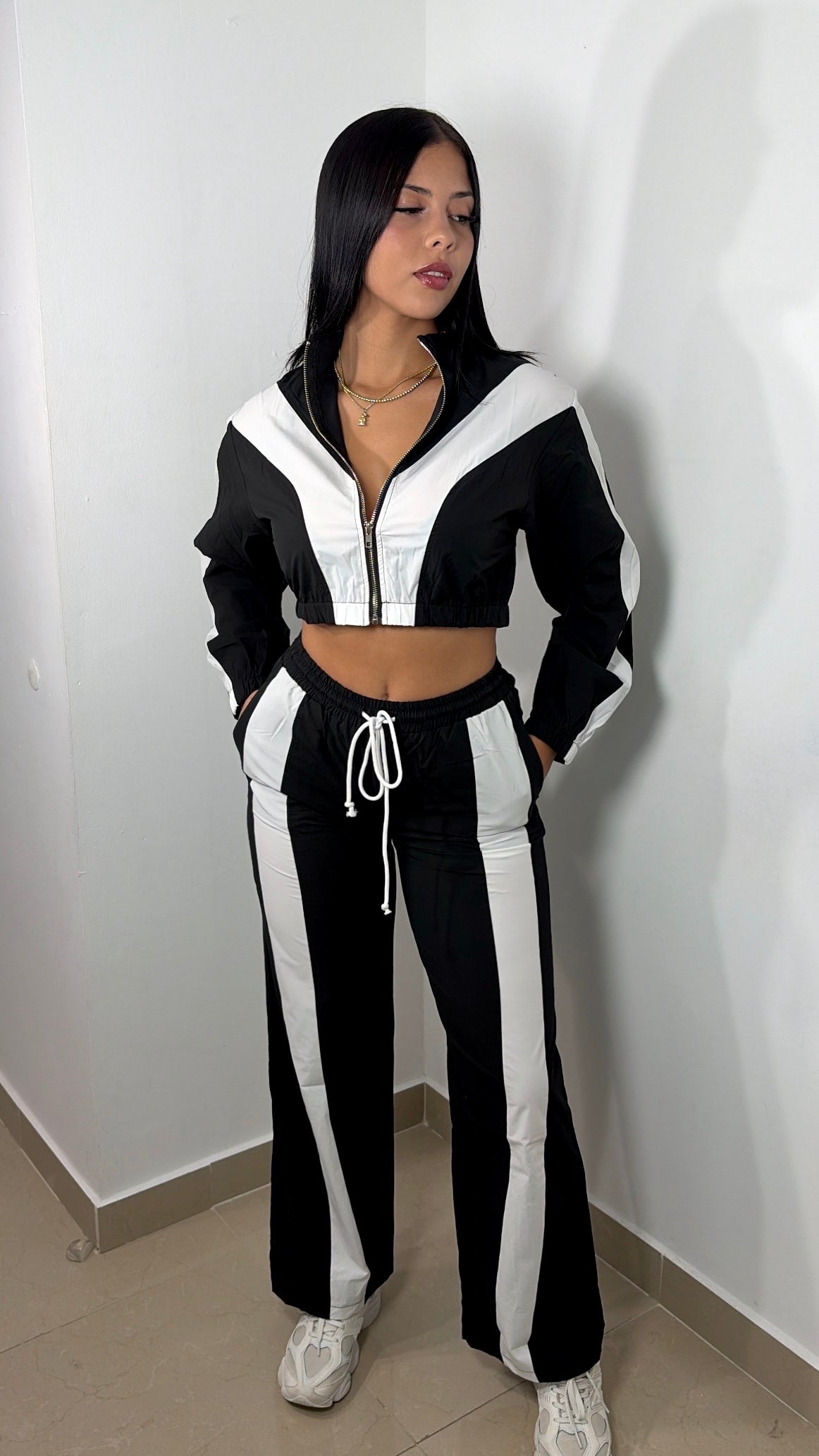 Black & white perfect set