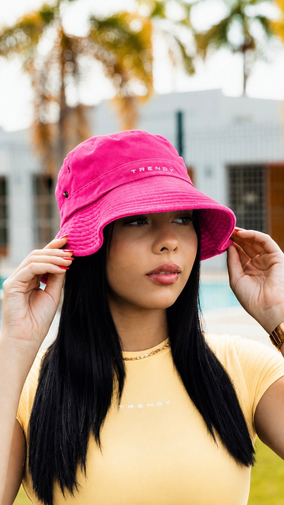 Fucsia bucket hat