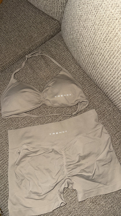 Khaki short gym set