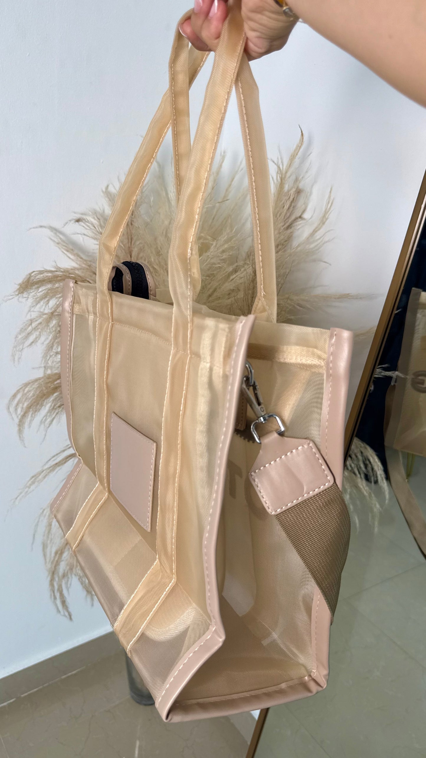 Nude tote bag